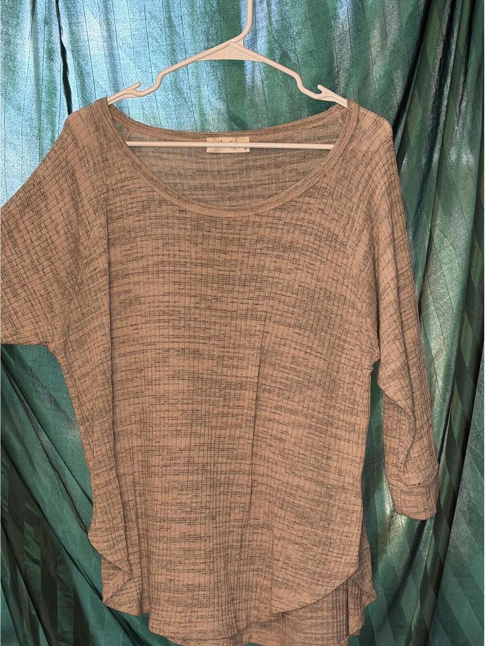 Urban Mango Women's Gray Knit Long Sleeve Top - Medium